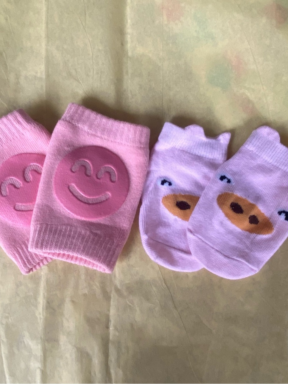 Brand new baby knee pads and piggy 🐷 socks with grips